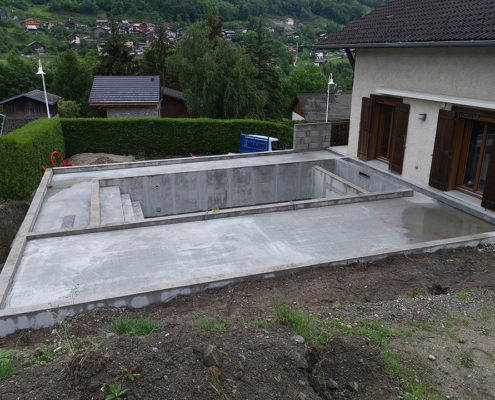 Réalisation d'une piscine et local technique par Maçonnerie Pouget